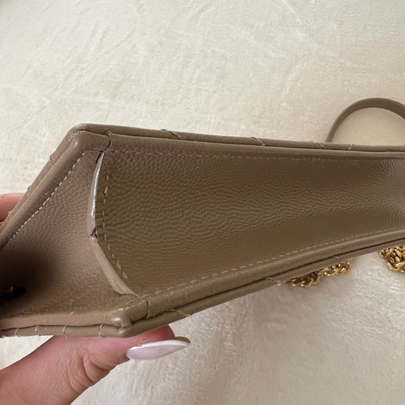 YSL Cassandre WOC - Picture 6 of 13